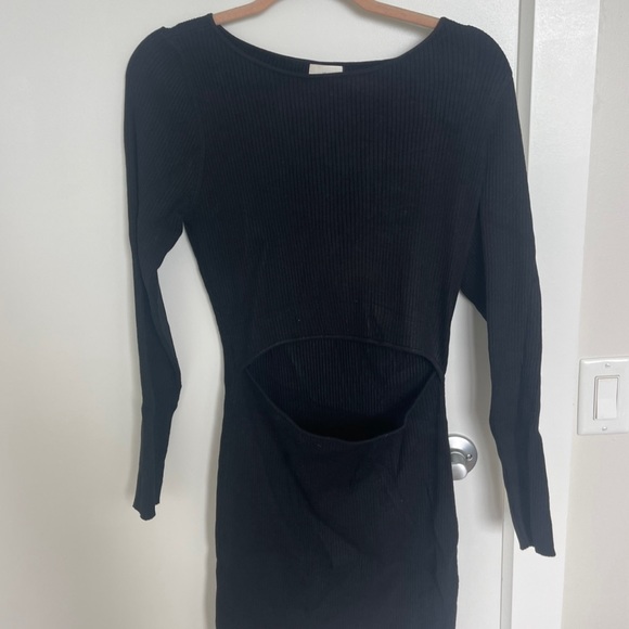 ARITZIA BLACK LONG SLEEVE CUT OUT DRESS - Picture 3 of 4